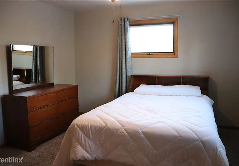 113 E Owens Ave — Photo 5