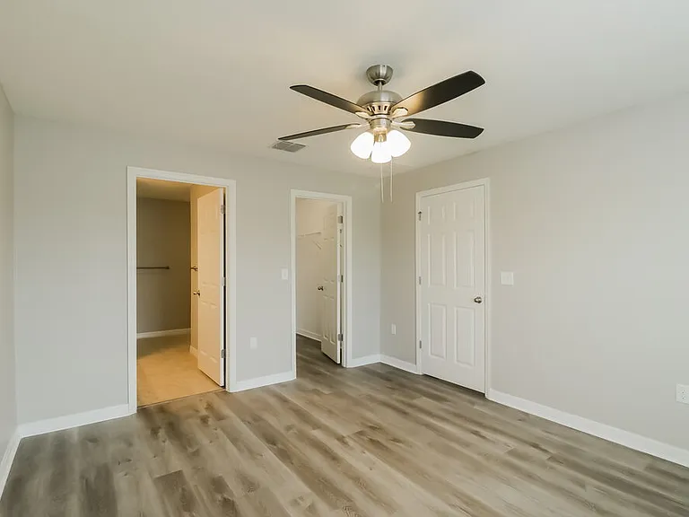 6742 Wirevine Dr — Photo 11