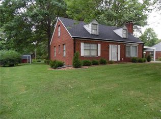 7 Westgate Dr, Swansea, IL 62226