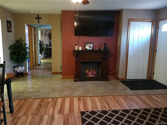 2nd image of 456 Kohl St