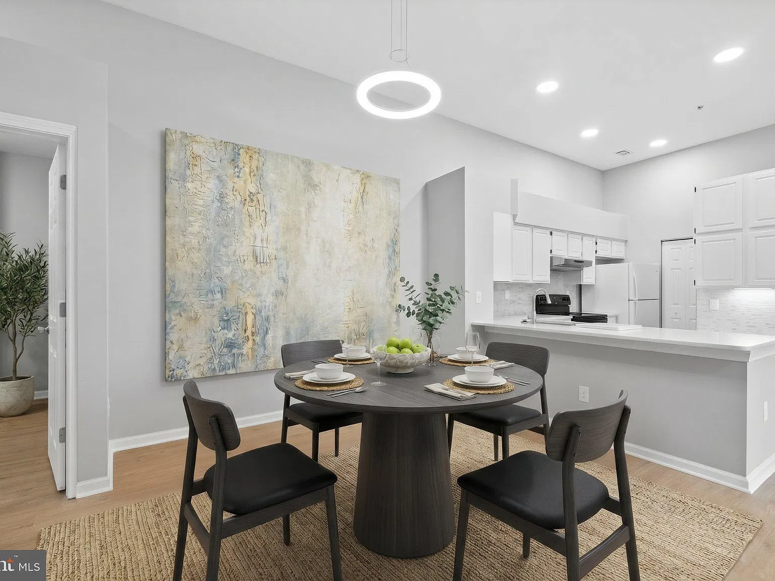 2 bed, 2.0 bath, 1087 sqft, $1,900 — Photo 4