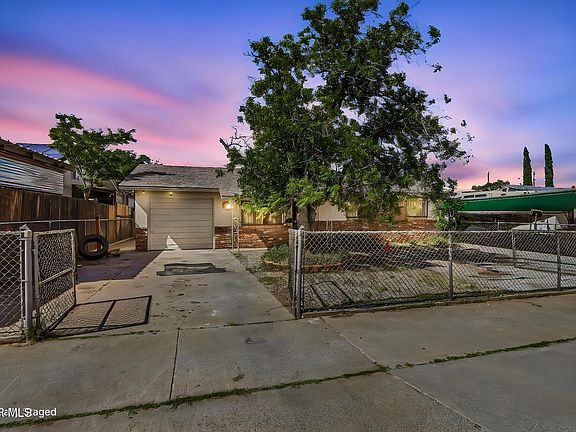 4th image of 5021 Royal Dr