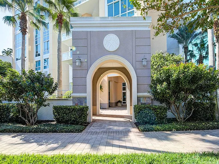400 Beach Dr NE #1702 — Photo 5