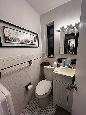 Rented by Salon Realty Corp | media 14