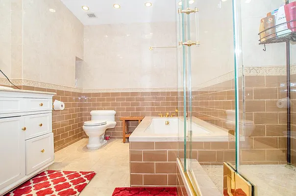 Rented by R New York | media 40