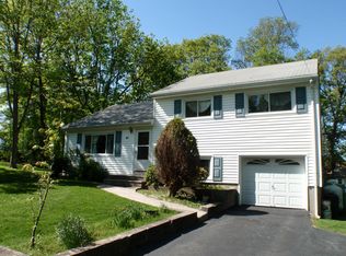 31 Sandra Dr, Parsippany, NJ 07054