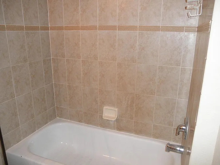1011 Pipers Cay Dr — Photo 9