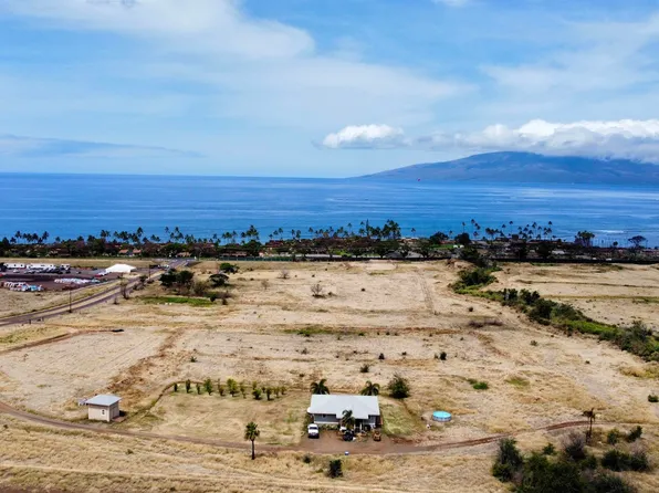 197 Hokiokio Pl #14, Lahaina, HI 96761