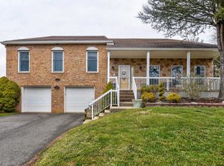49 Homestead Cir, Marlboro, NJ 07746