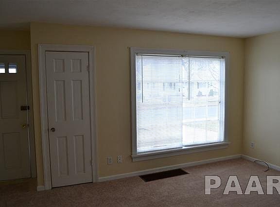 3rd image of 329 E Elmhurst Ave