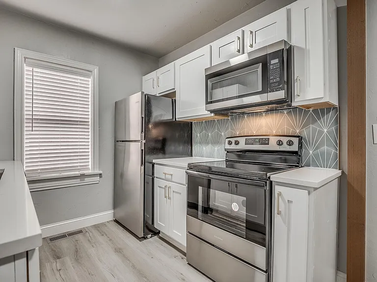 2801 N Walker Ave #4 — Photo 8