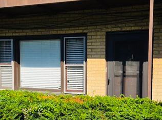 39 King Arthur Ct APT 8, Northlake, IL 60164