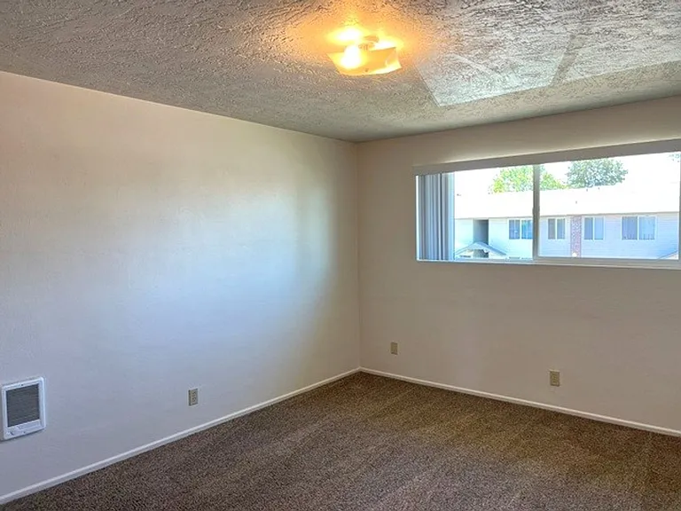 1125 Wyatt Ave — Photo 18
