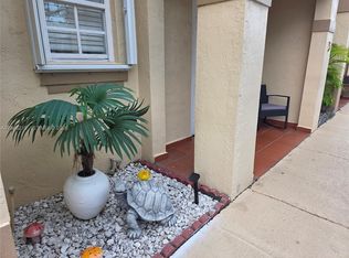 523 W 68th St APT 5, Hialeah, FL 33014