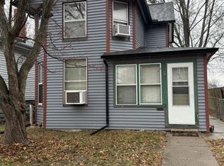 906 E 9th St, Muscatine, IA 52761