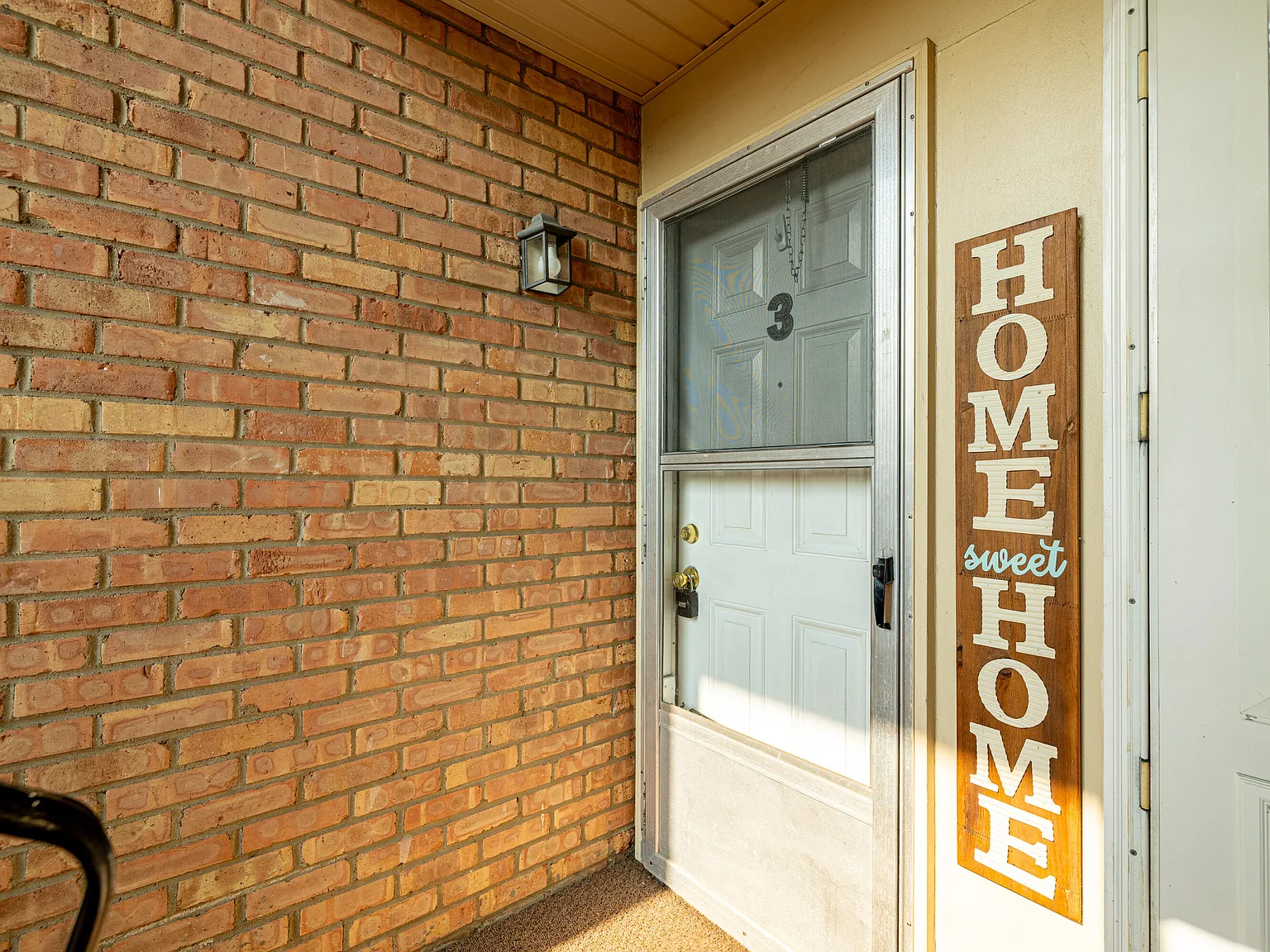 2 bed, 1.0 bath, 768 sqft, $1,300 — Photo 2