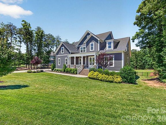 3rd image of 104 Broad Birch Dr
