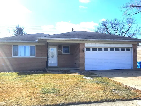 18900 Rosegarden St, Roseville, MI 48066