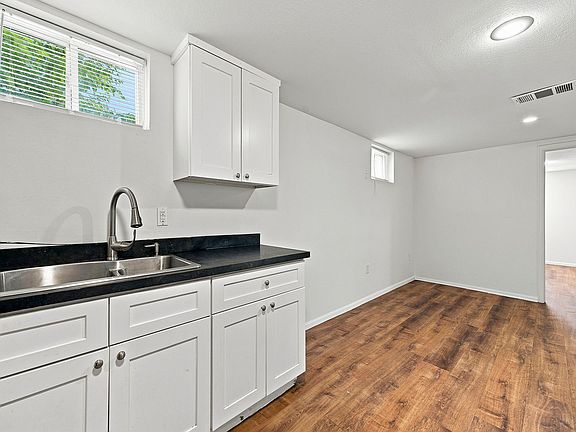 3rd image of 2122 8th Ave #2