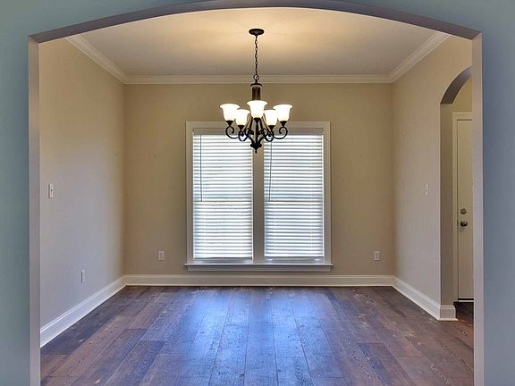 4th image of 157 Hollister Dr