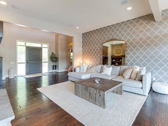 4th image of 3105 Thacker Dr #6