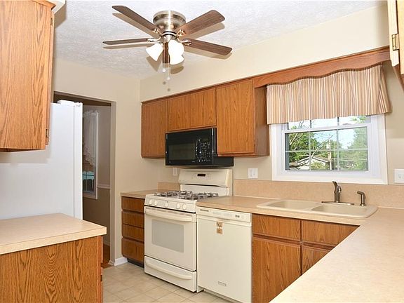 5th image of 7986 Twin Oaks Dr
