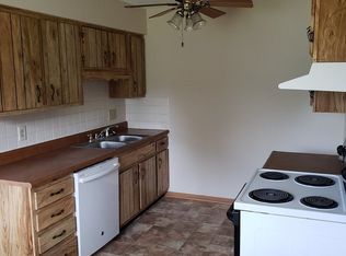 2778 Willow Dr APT 3, Bettendorf, IA 52722