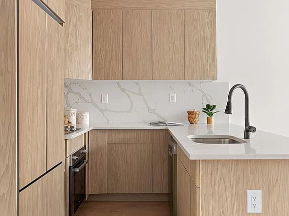4th image of 1220 Putnam Ave #4