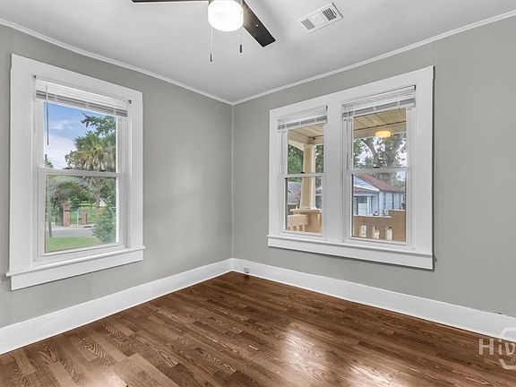 5th image of 1023 W 37th Street