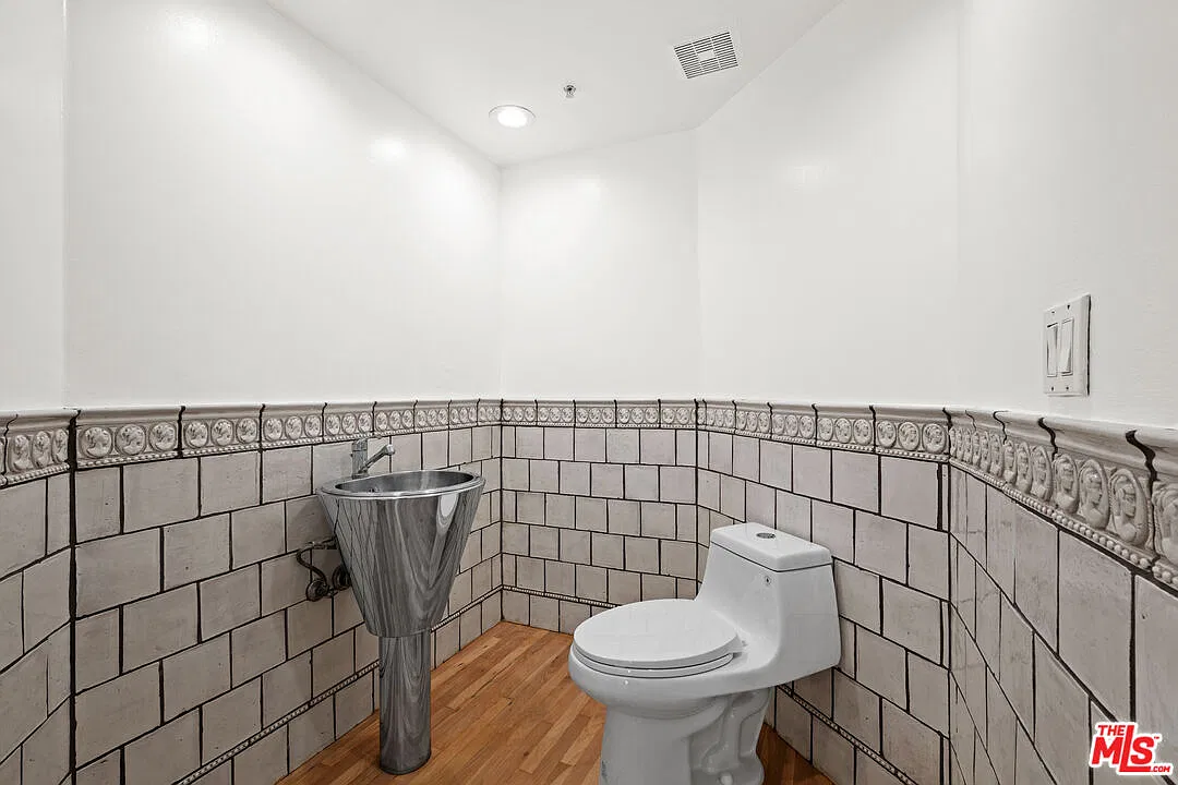 2 bed, 2.5 bath, 1410 sqft, $5,500 — Photo 4
