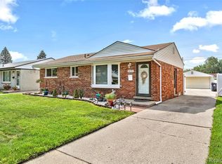 32735 Hazelwood St, Westland, MI 48186