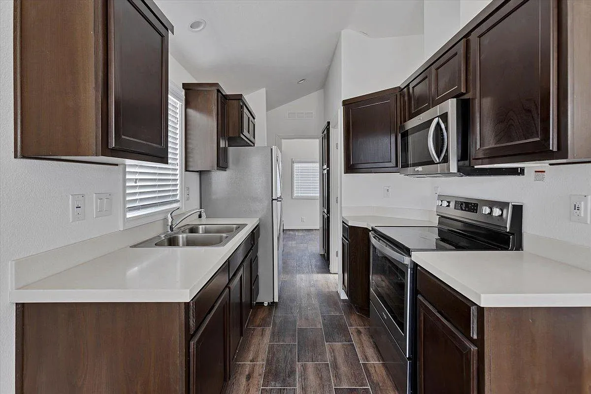 1 bed, 398 sqft, $1,150 — Photo 2