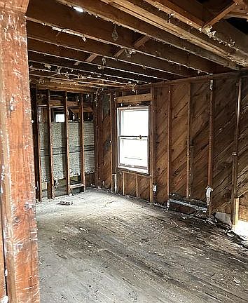 5th image of 15431 Mark Twain St