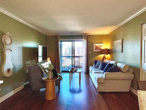 3rd image of 1442 Stonebridge Cir APT I8