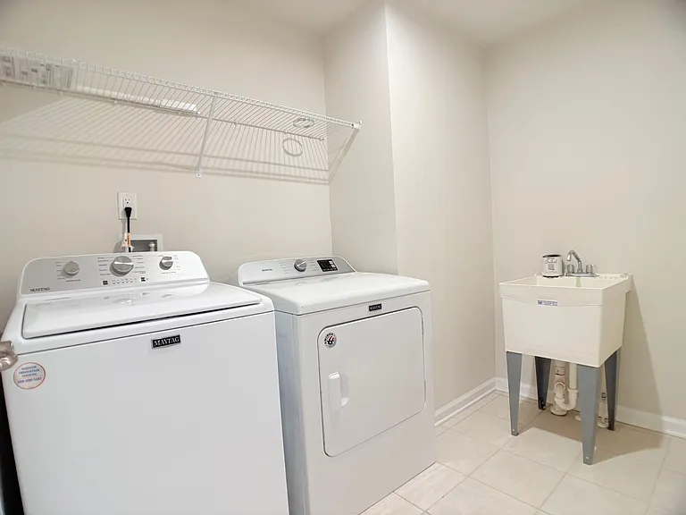 121 Capeside Ct — Photo 10