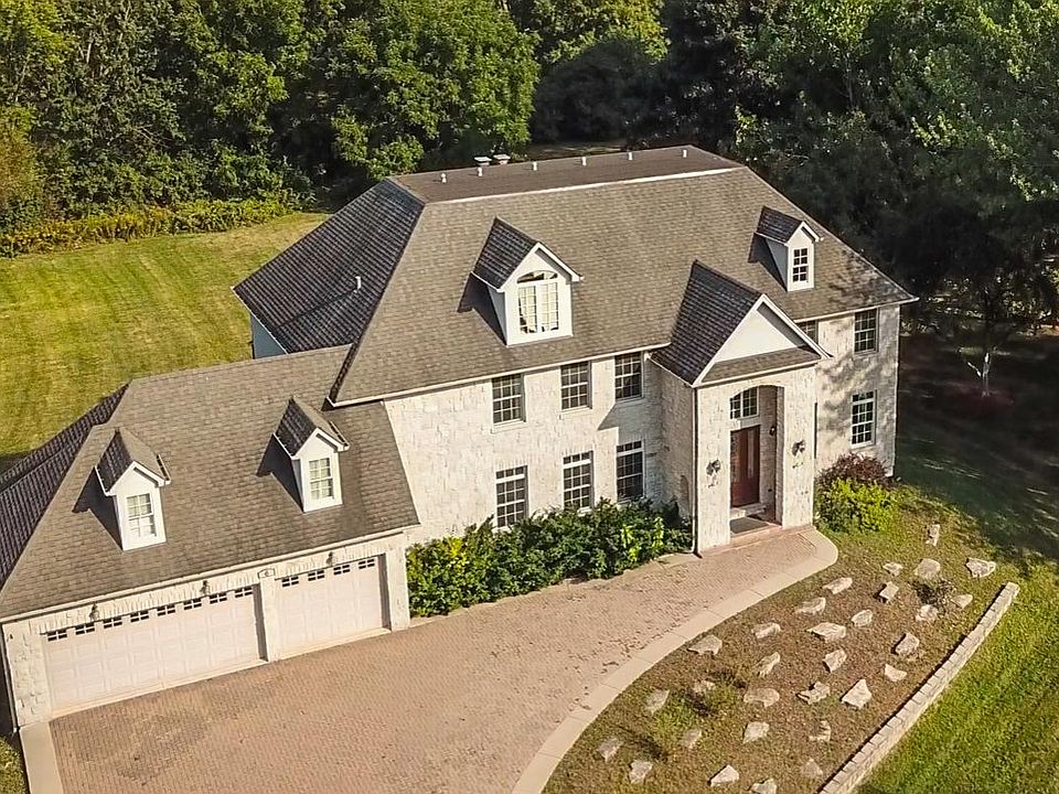 1st image of 6 Orchard Ln