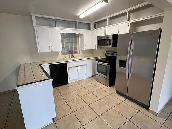 3rd image of 1308 Sunset Ave
