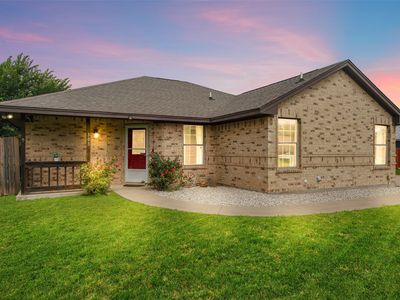 305 Ashwood St, Azle, TX, 76020