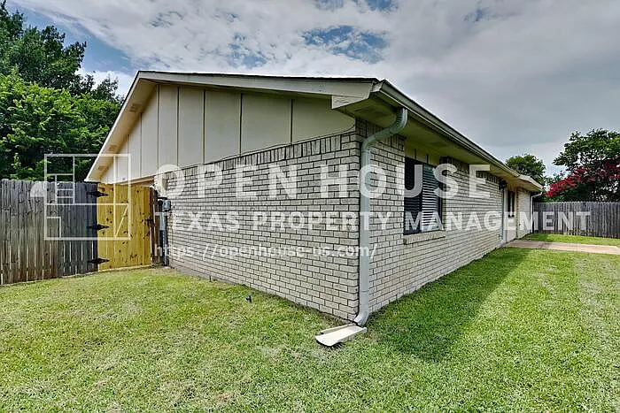 5028 Amhurst Ln — Photo 21