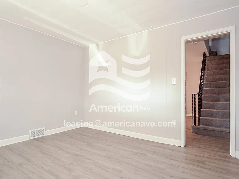 516892_010_wm_-_bedroom_13323255.jpg