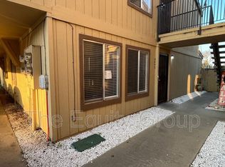 4042 W Meadow Ave, Visalia, CA 93277