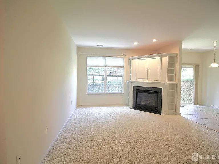 72 Truman Ave — Photo 7