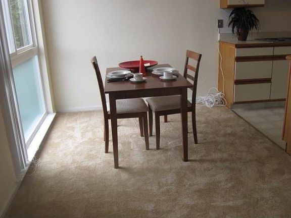Dining L