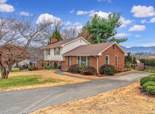 4515 Vest Dr, Roanoke, VA 24018