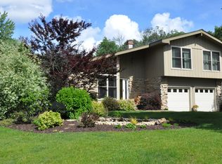 2411 Highland Dr, Lindenhurst, IL