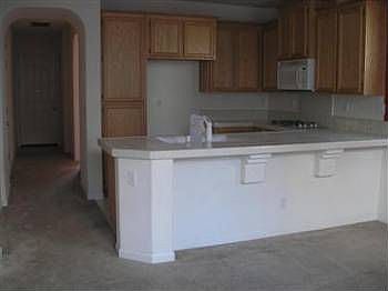 4th image of 3072 Buchman St