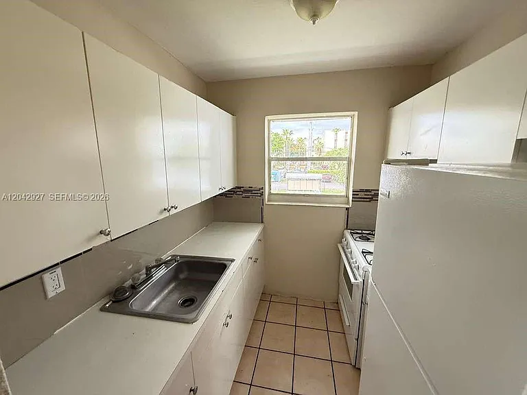 1255 W 49th Pl #H202 — Photo 7