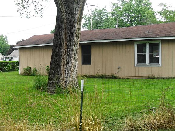2nd image of 2560 Lake Shore Dr
