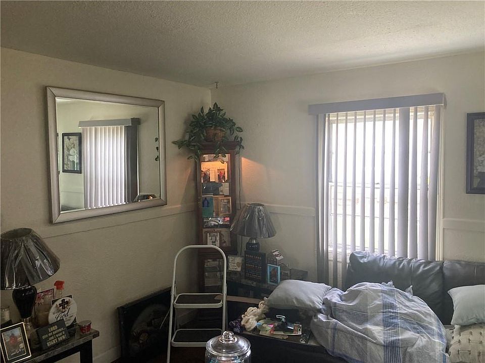 2nd image of 3326 N Station St