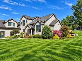 577 Mallard Ln #577, Lee, MA 01238